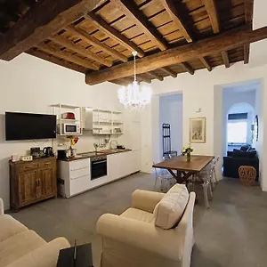 La Tua Casa A Viadelcorso Appartement
