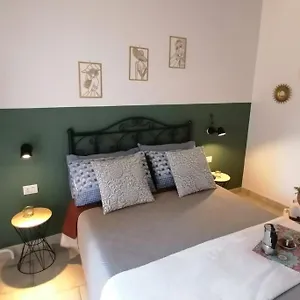 il-vicoletto-sul-castello.hotels-amalfi.com/