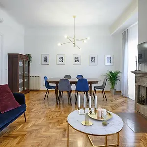 Glam 50 - Exlusive Penthouse In The Heart Of Rome